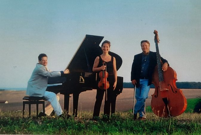 divers arrangements réalisés par le trio